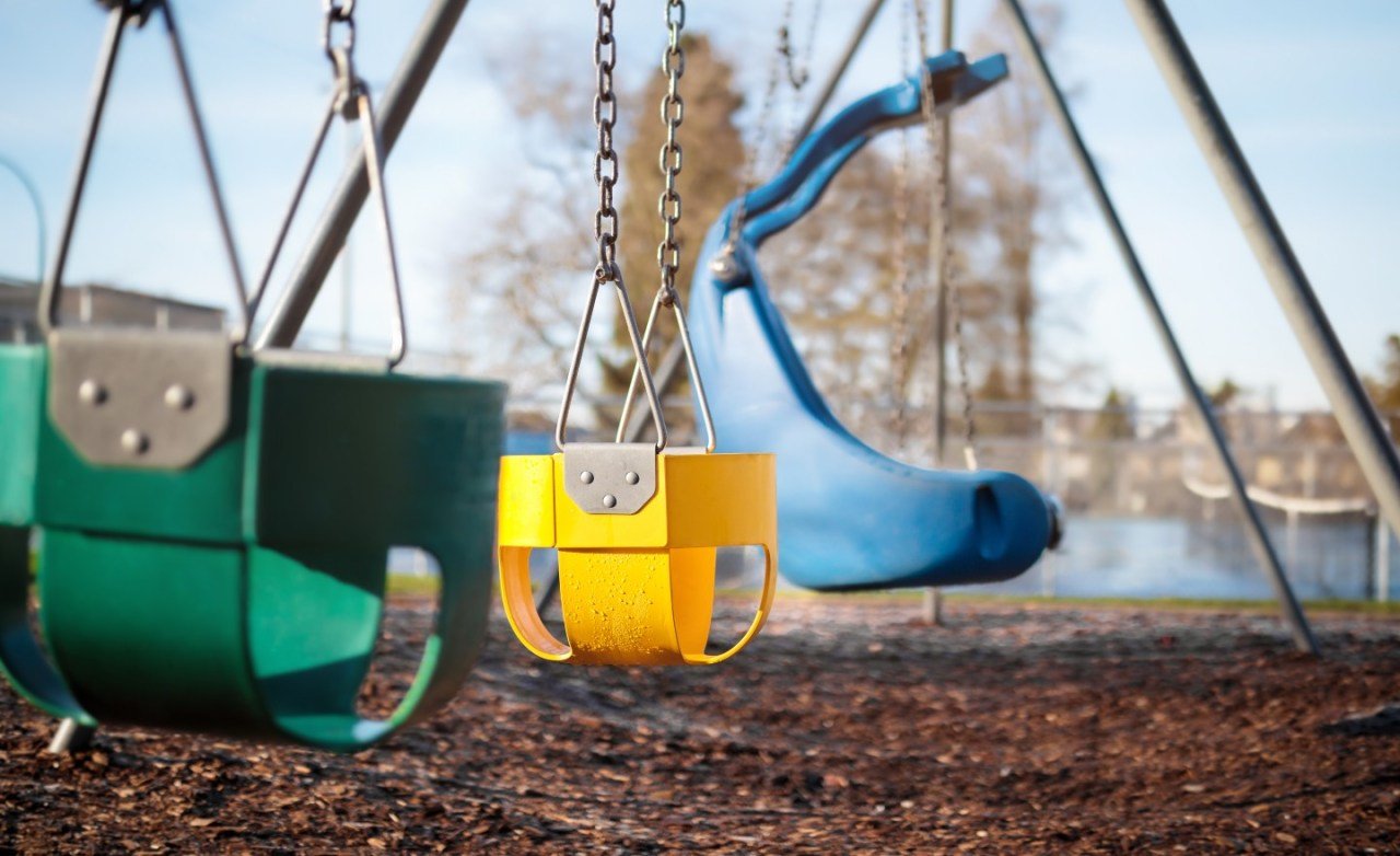 A recent report reveals that climate change is increasingly posing a higher risk for children’s outdoor play activities.